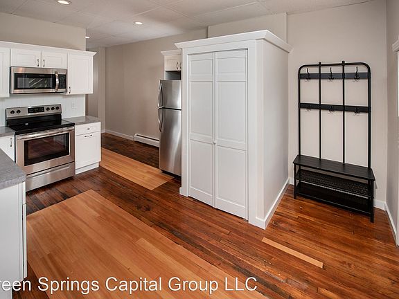 4th image of 19 Warsaw Ave APT 2