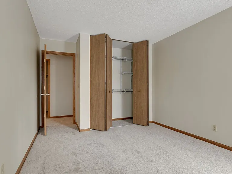 View Pointe Apartments — Photo 17