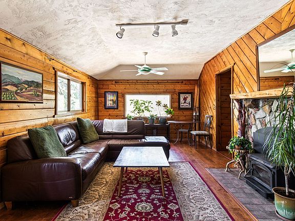 5th image of 26765 Hopkins Dr