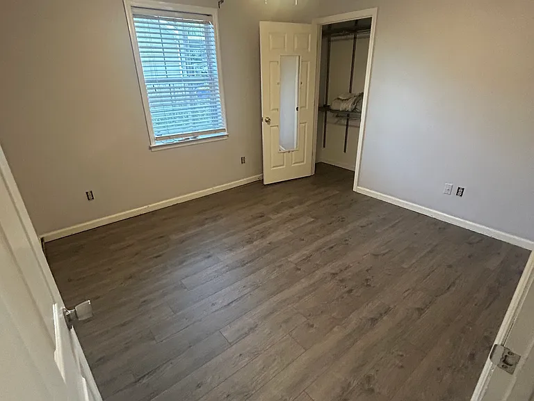 519 Snyder Ave — Photo 8
