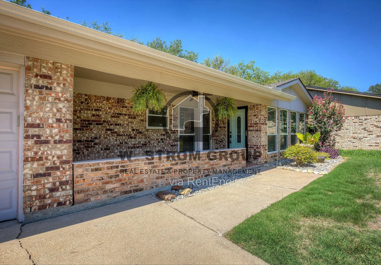 2 bed, 2.0 bath, 1166 sqft, $1,895 — Photo 2