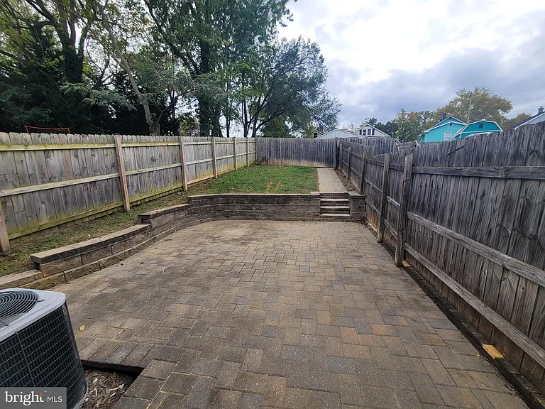 235 Millwood Ave — Photo 21