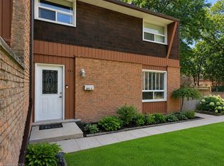 661 Francis Rd #4, Burlington, ON L7T 3X6