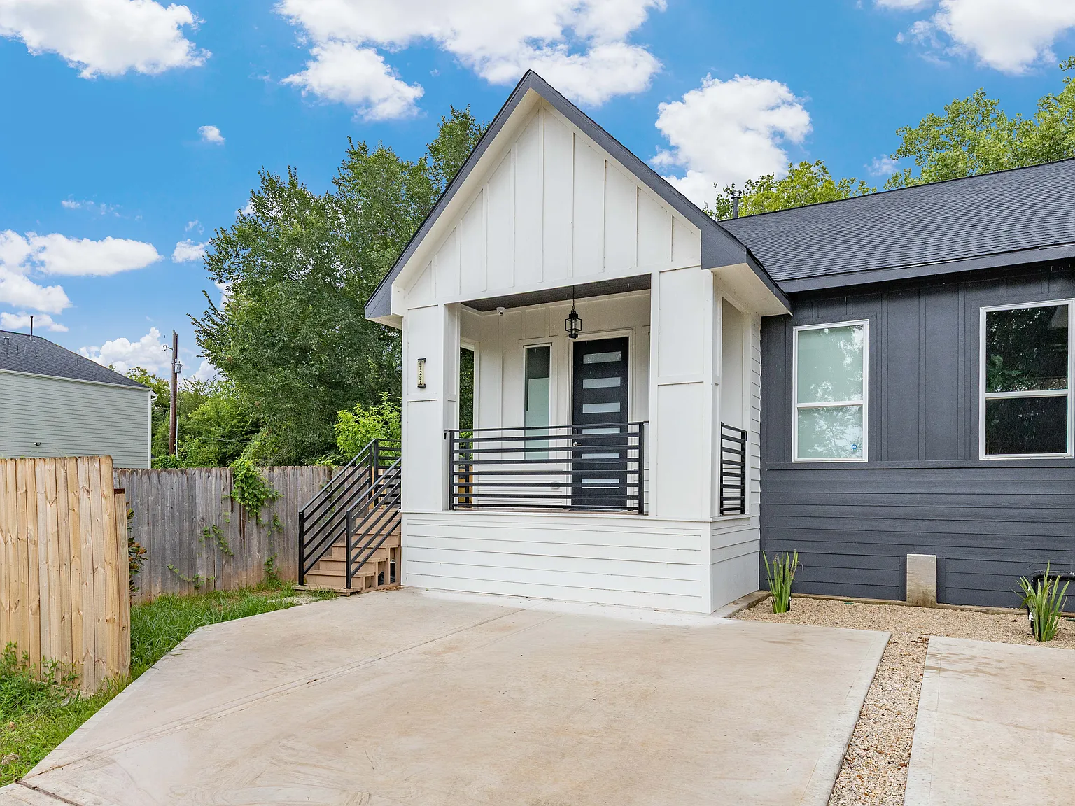 3 bed, 1108 sqft, $2,499 — Photo 3