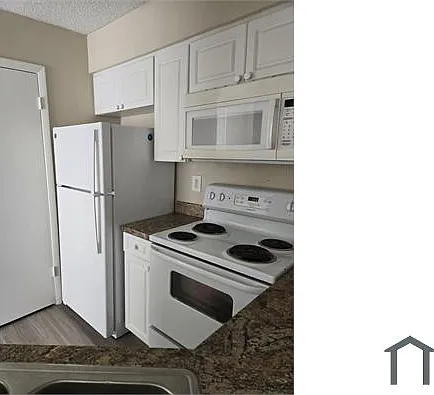 8736 Mallard Reserve Dr — Photo 17