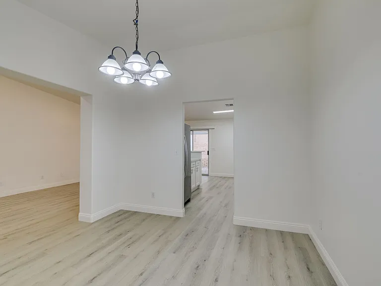 437 Palegold St — Photo 16