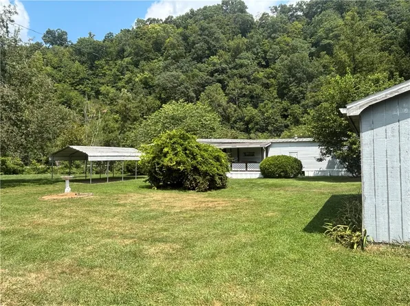 190 1st St, Clarksville, PA 15322