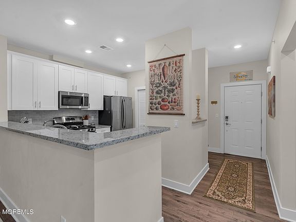 2nd image of 631 Marion Lane #631