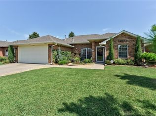 317 Sw 40th Street, Moore, OK 73160