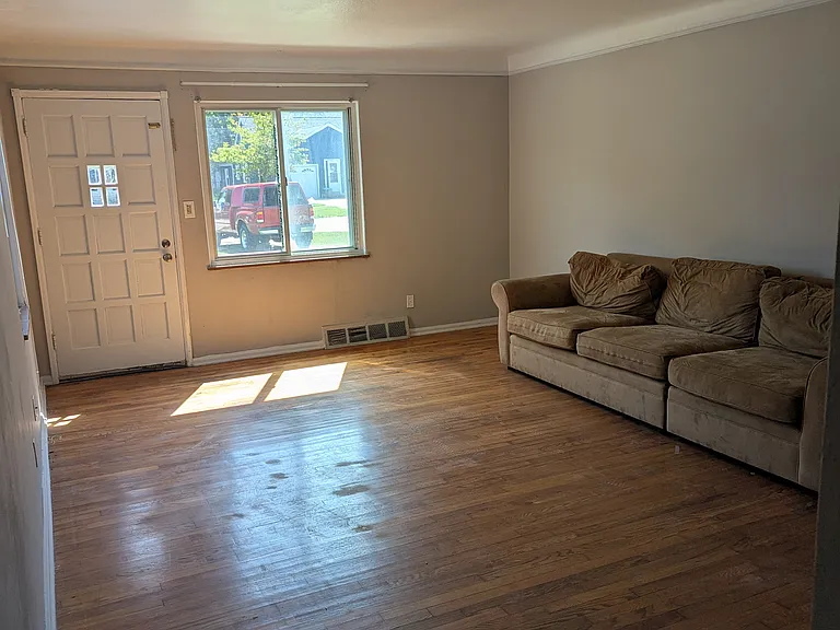 27860 Knickerbocker Rd — Photo 8