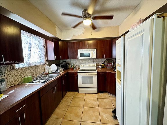 3rd image of 13143 NW 2nd Ave