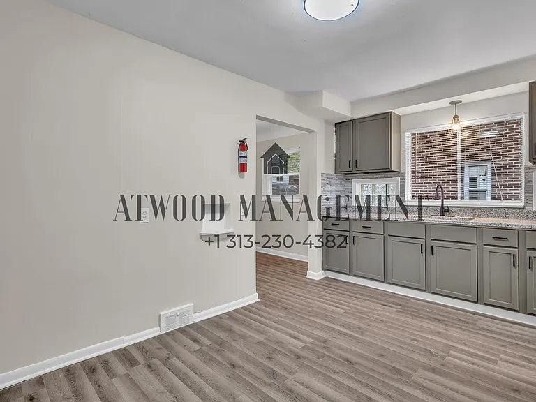 21440 Bennett St — Photo 5