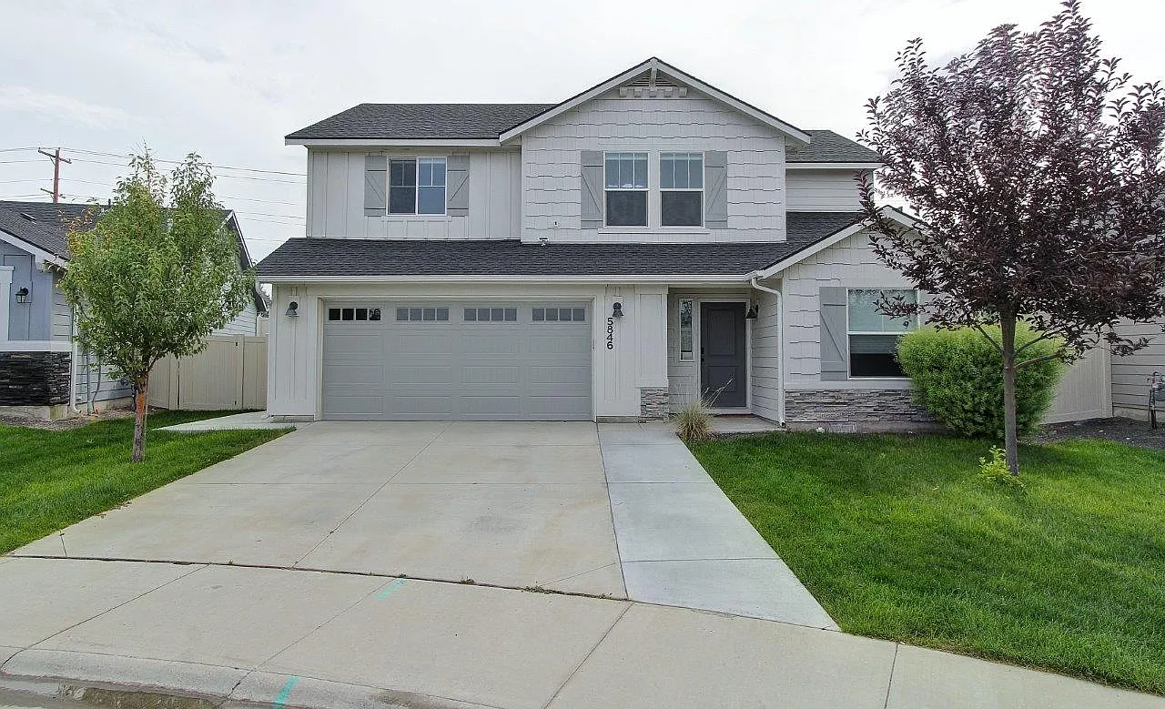 4 bed, 2.5 bath, 2010 sqft, $2,700 — Photo 1