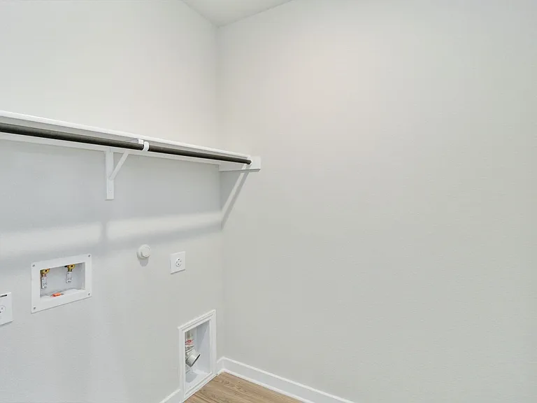 339 Nespral Dr — Photo 19