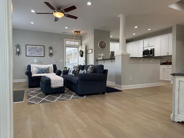 9033 Rosalyn Glen Rd #9033 — Photo 1