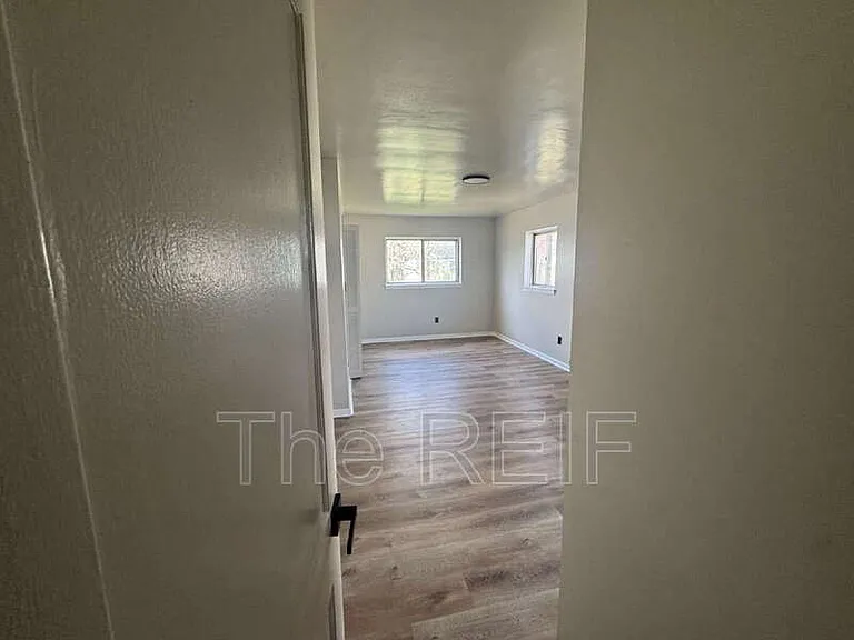 20009 Wisconsin St — Photo 6