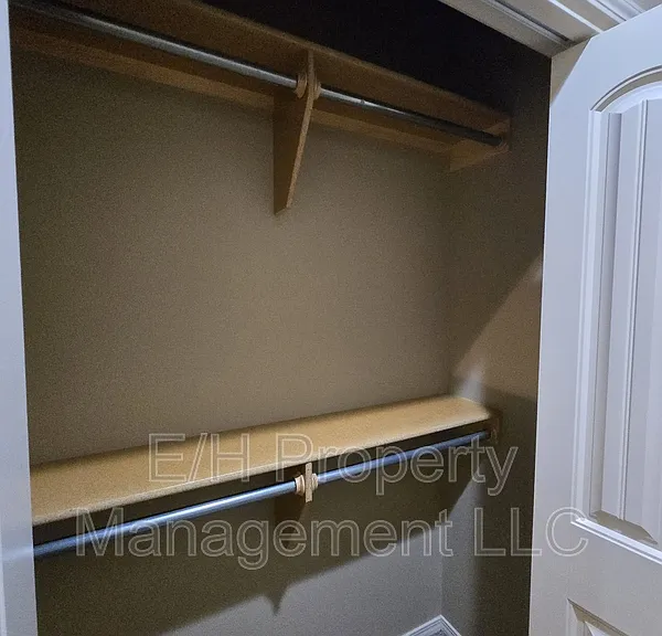 2146 N Woodlawn Blvd — Photo 29