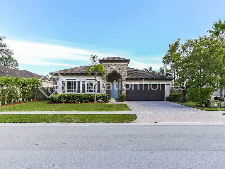 15220 SW 10th St — Photo 1