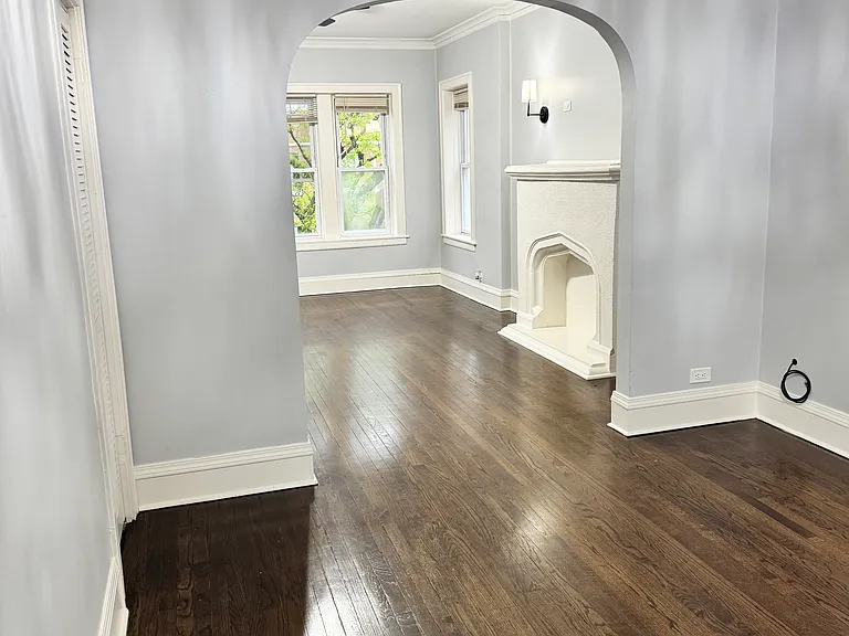 2034 N Lamon Ave — Photo 10