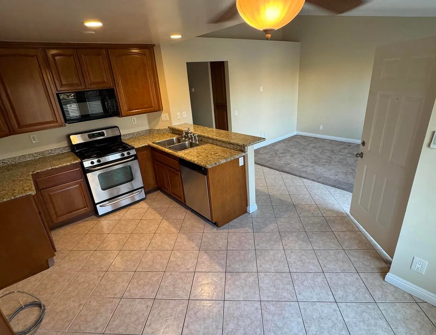 2 bed, 925 sqft, $2,150 — Photo 4