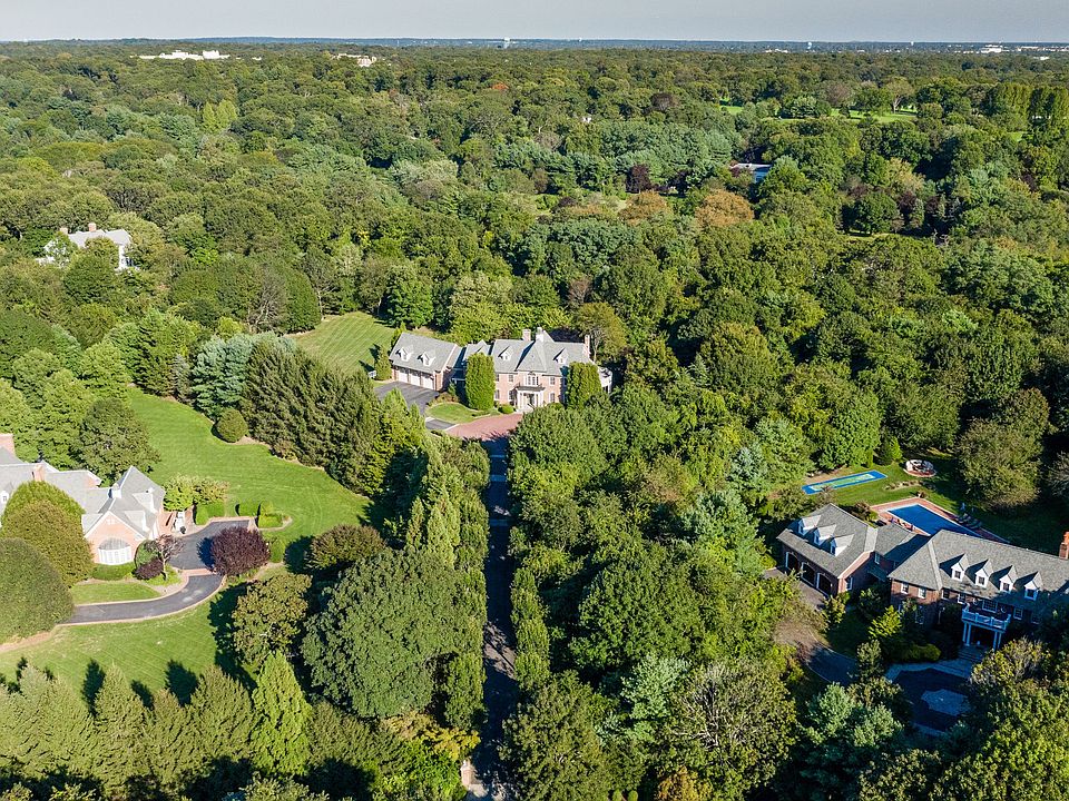 1st image of 3 Orchard Ln