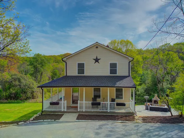 1026 Route 171, Woodstock, CT 06281