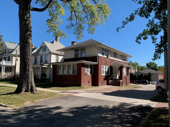 420 N Clinton St, Iowa City, IA 52245