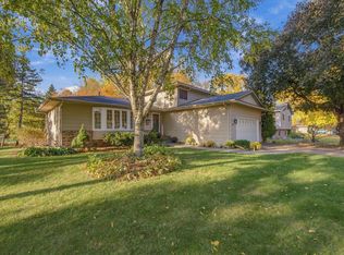 11115 Lanewood Cir, Eden Prairie, MN 55344