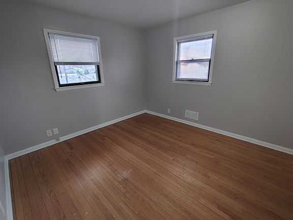 3rd image of 2433 Jonathan Ave #9