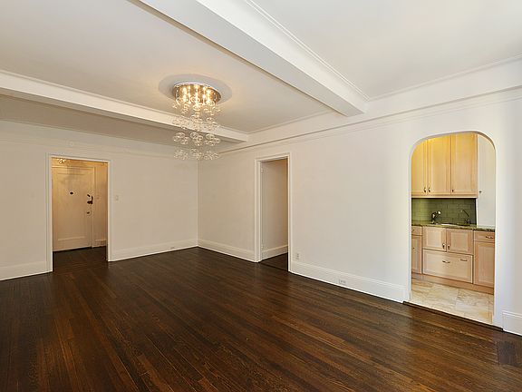 2nd image of 162 W 56th St APT 706
