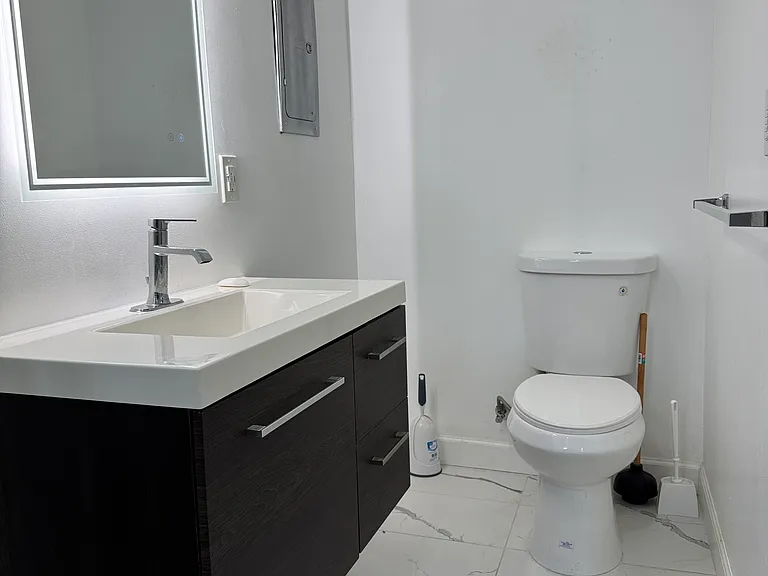 4355 SW 10th St — Photo 5