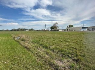 E Gauthier Rd, Lake Charles, LA 70607