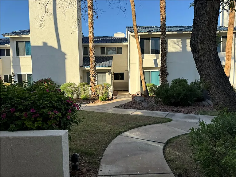1800 Clubhouse Dr #K90 — Photo 33