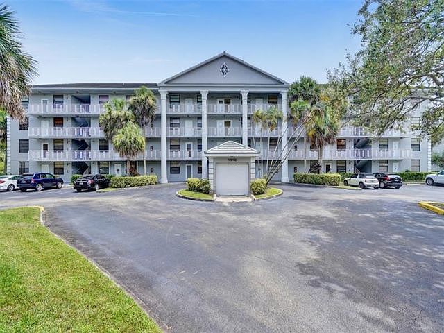 1st image of 1711 Whitehall Dr APT 202