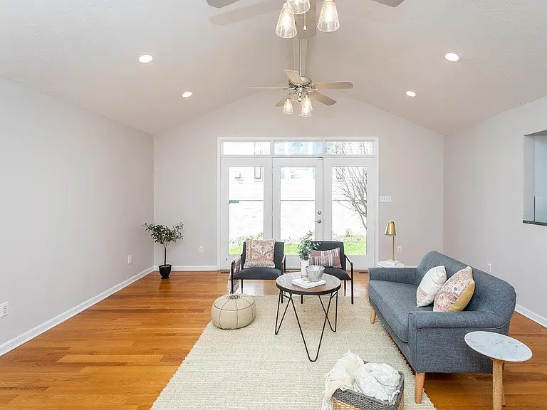 348 Diana Ct — Photo 20