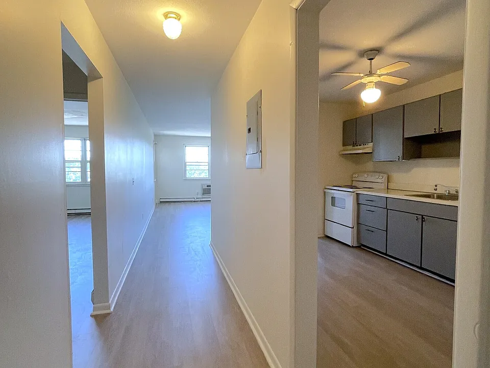1730 State St #404