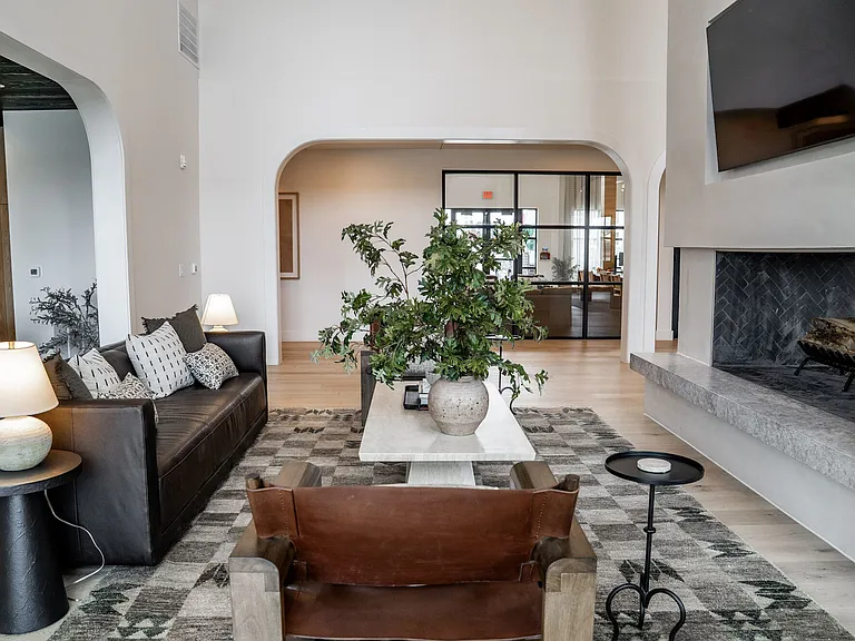 The Olsen — Photo 24