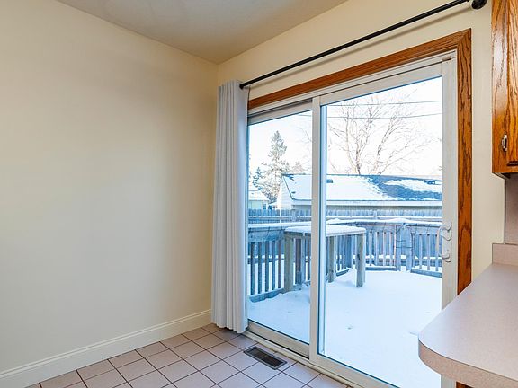 4th image of 155 Conver St