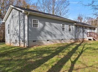 549 Smith Dr, Mebane, NC 27302