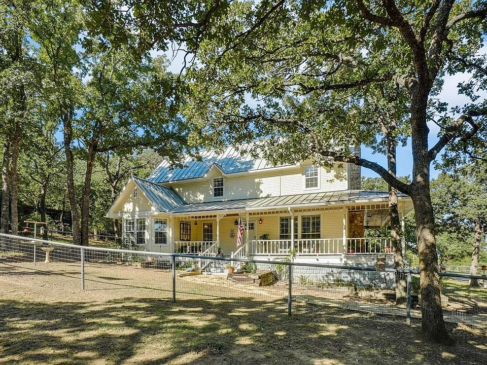 1st image of 814 Pioneer Cir E
