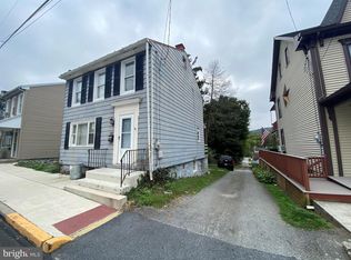 649 E Market St, Marietta, PA 17547