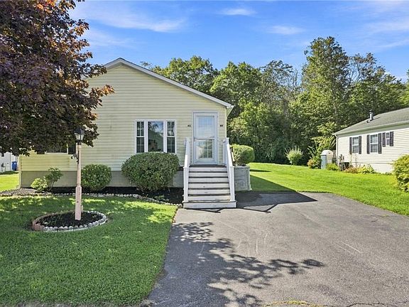 2nd image of 40 Blackbird Ct