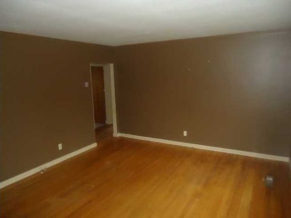 4th image of 816 Asterwood St