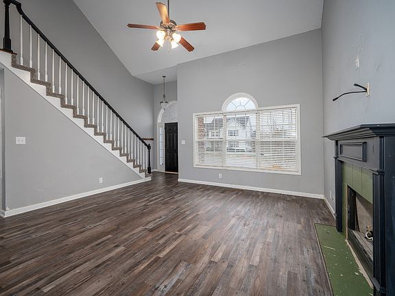 3rd image of 262 Harold Dr