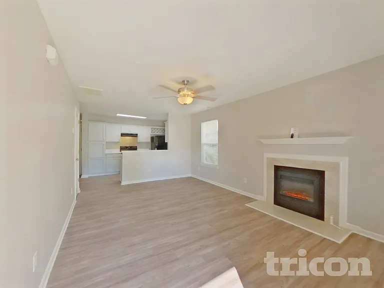 345 Hunslet Cir — Photo 2