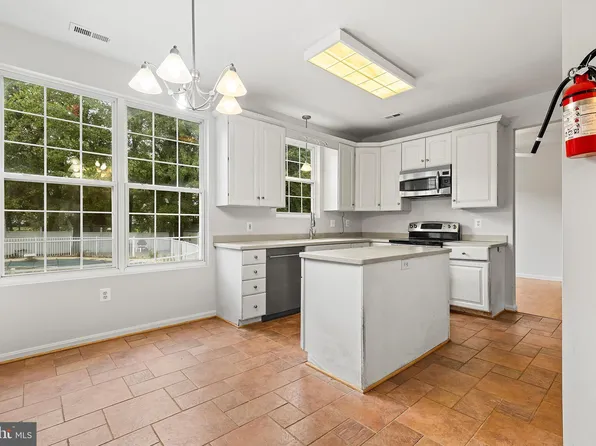 3834 Twin Oaks Dr, Edgewater, MD 21037