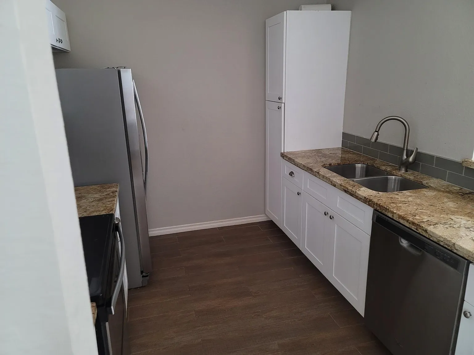2 bed, 2.0 bath, 2136 sqft, $1,750 — Photo 2