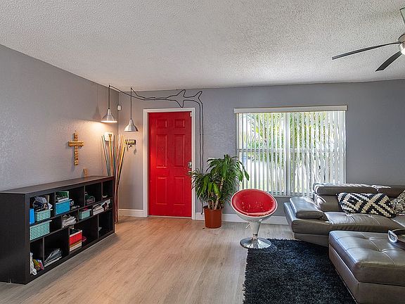 5th image of 11721 NW 37th Pl