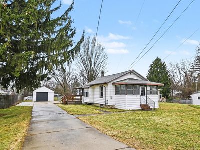 1015 Pearl St, Lansing, MI, 48906