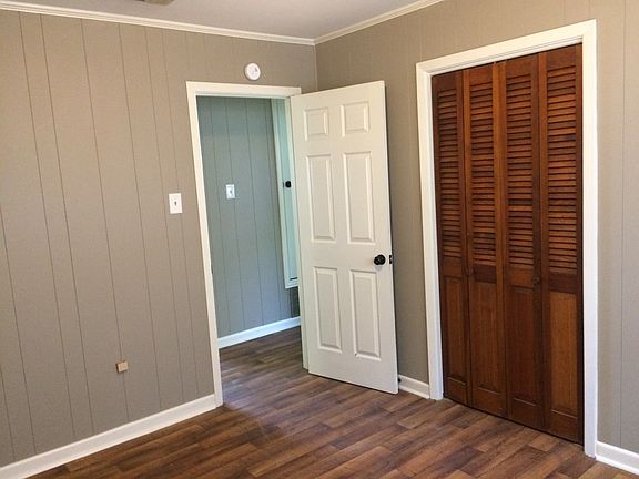 4th image of 605 Bowie St